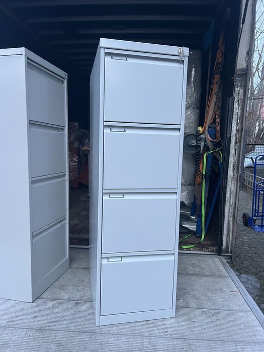 szafa metalowa biurowa