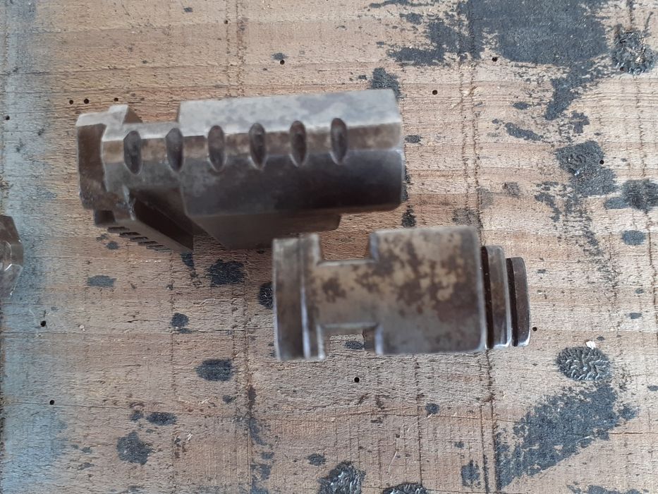 Mordentes, grampos, maxilas, mandíbulas, castanhas para bucha torno