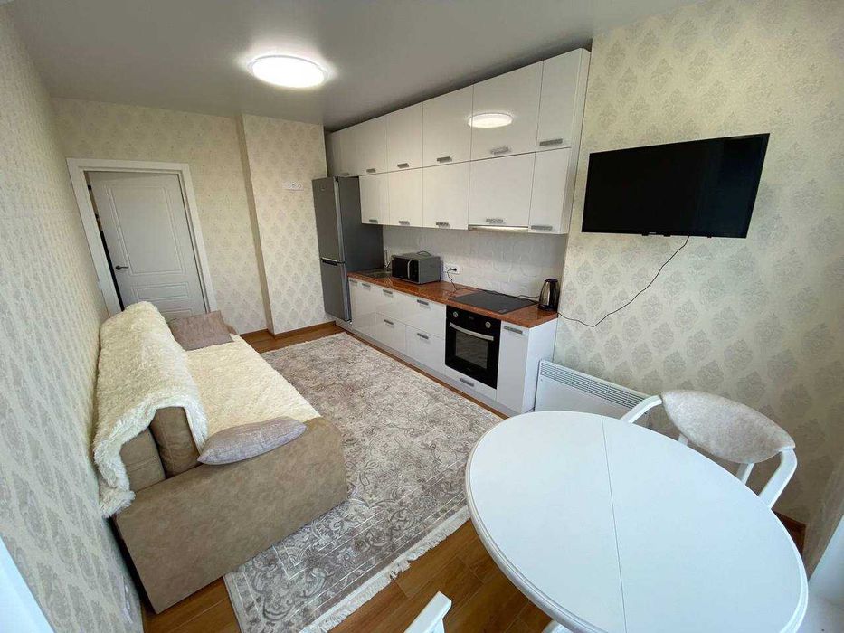 Продаж 2-кім.квартири  М Деміївська 5хв. вул.В.Брожка70 Без комісії