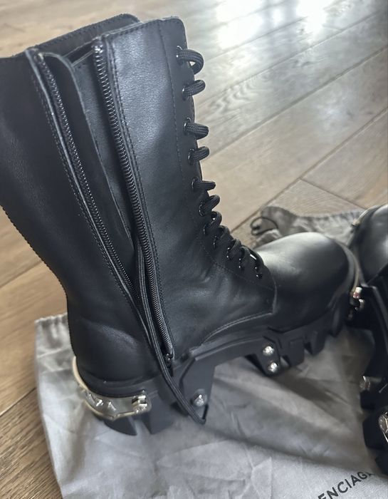 Balenciaga Strike Boot – Ekskluzywne buty w stylu industrialnym