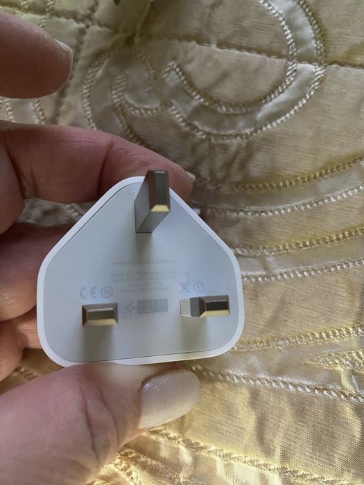 Адаптер,  перехідник  apple