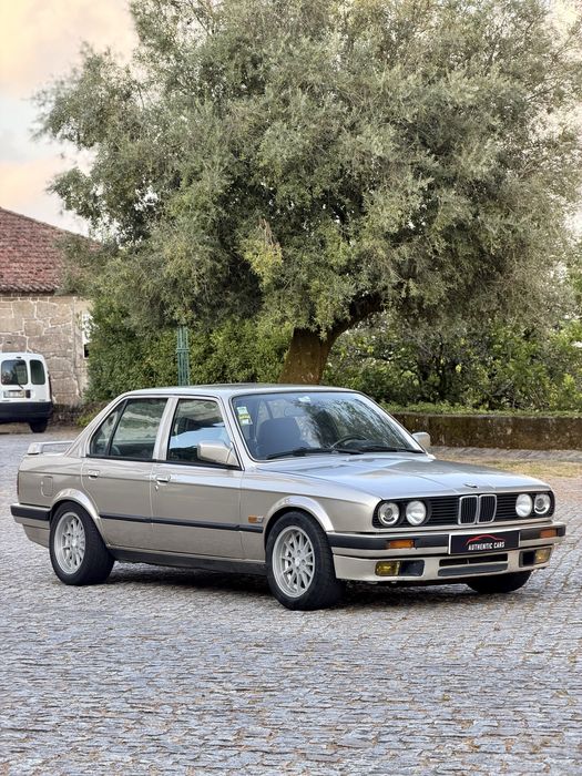 BMW E30 324TD Clássico