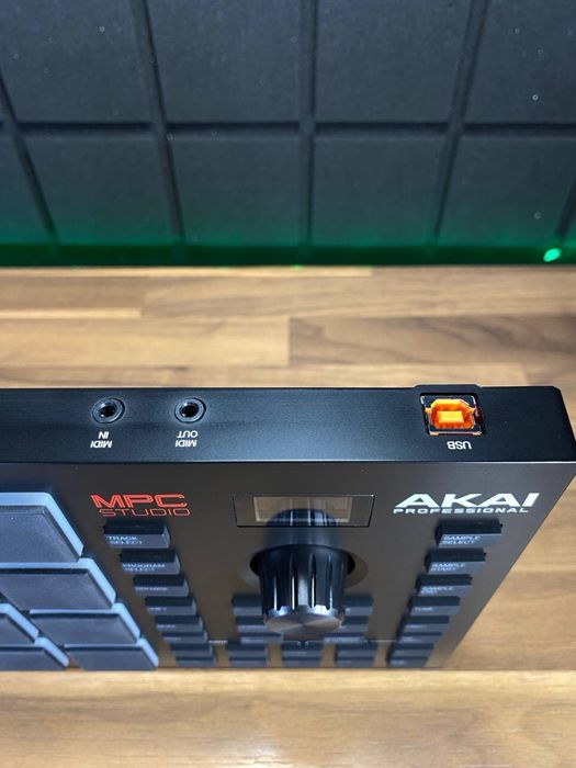 Akai MPC Studio 2 (Доставимо кур’єром — БЕЗКОШТОВНО!)