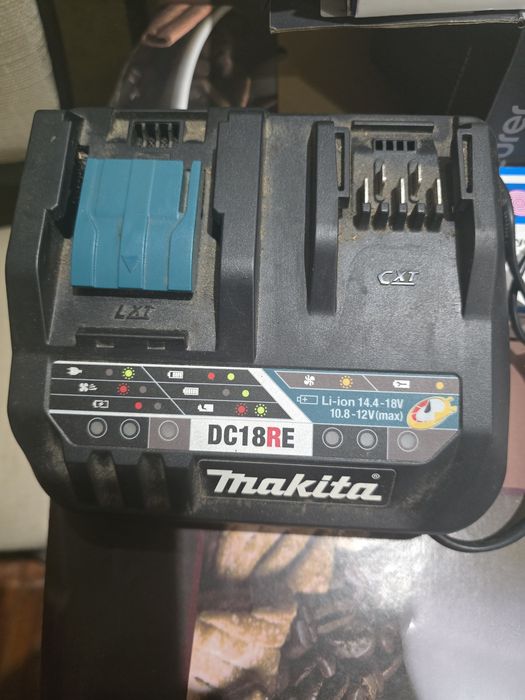 Зарядний пристрій Makita DC18RE (198720-9)