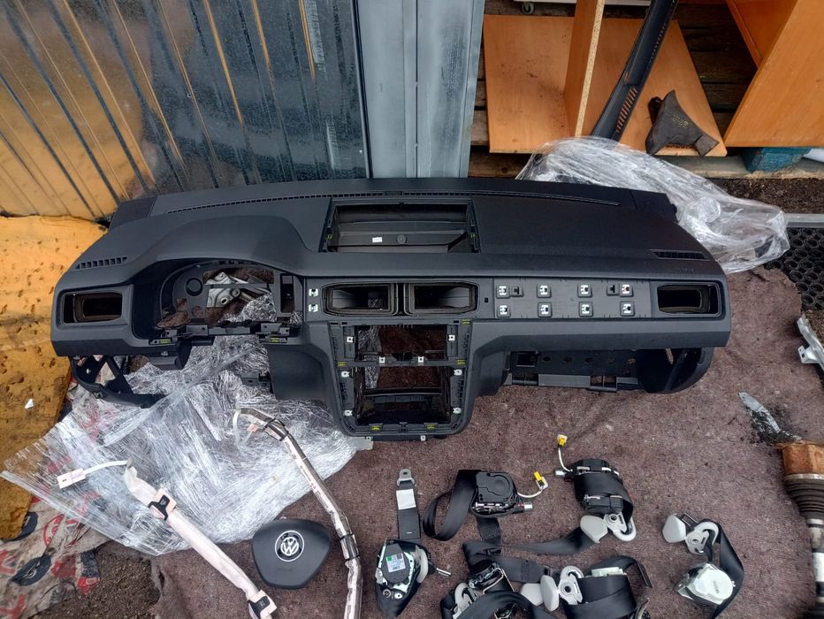 Deska konsola centralna VW Caddy 2K5