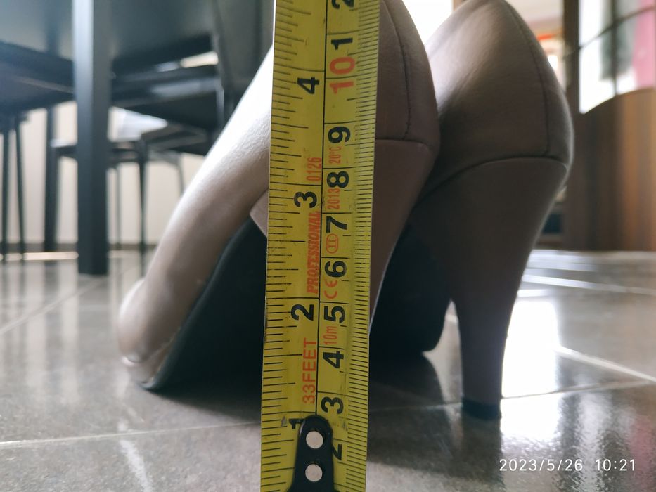 Czółenka damskie na obcasie rozm.37. wkł. 23,5