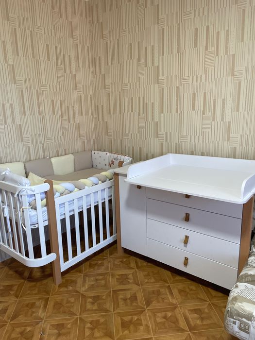 Дитяче ліжечко з комодом