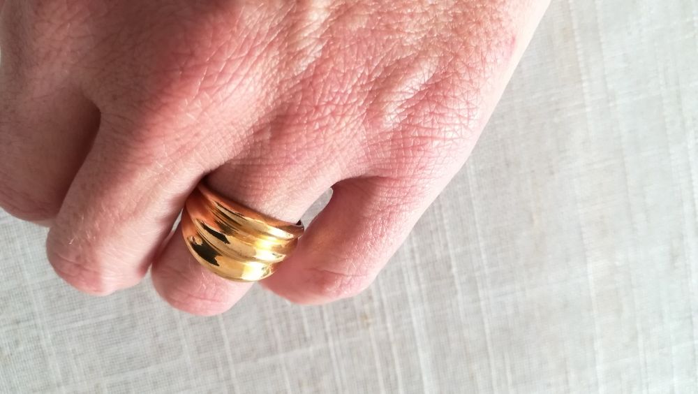 Anel dourado "Casa Batalha" tamanho 15