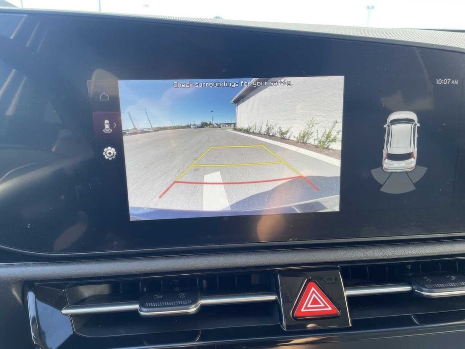 Kia Niro EX      2023