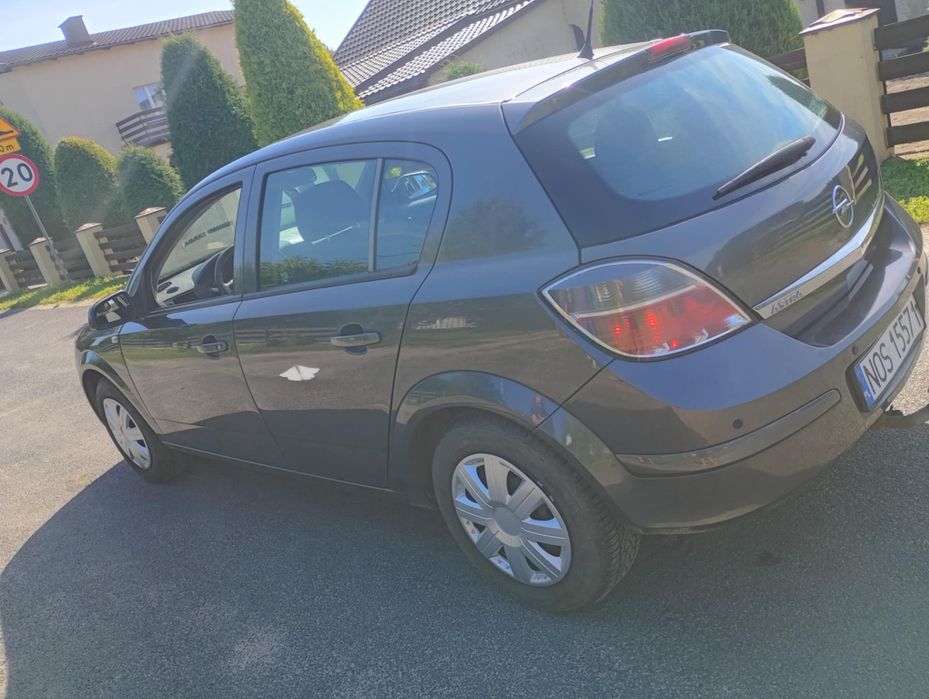 Opel Astra H rok 2011