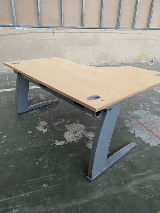 Biurka narożne 160/120  lewe i prawe