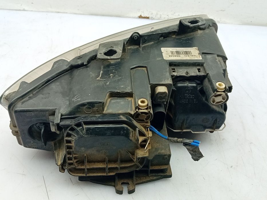 Ótica / farol esquerda AUDI A4 (8E2, B6)