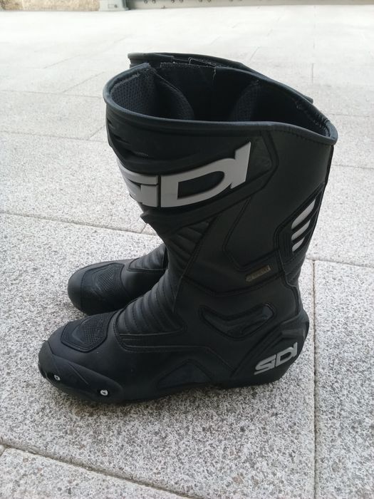 AGV PISTA GP RR edição limitada VR 46 carbono