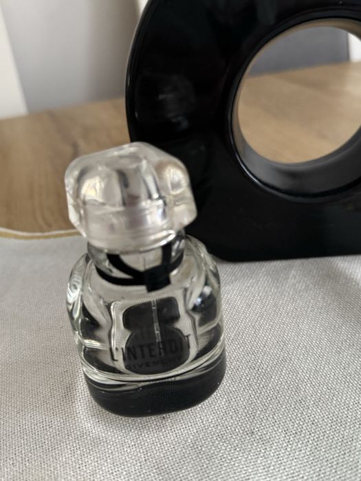 Flakon po perfumach GIVENCHY