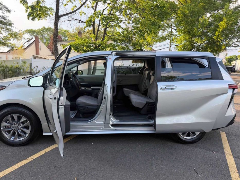 Toyota Sienna      2022