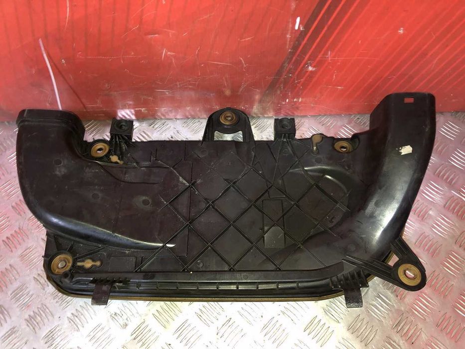 Корпус повітряного фільтра BMW 7 F01 дизель 3,0 бмв 7 ф01