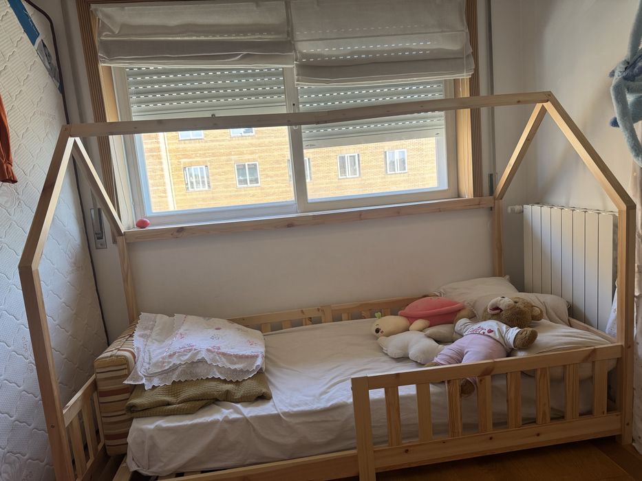 Cama montesori para criança