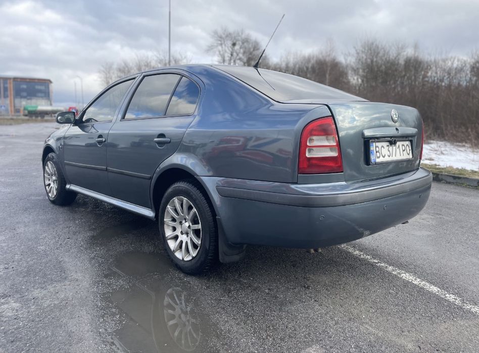 Продам Skoda Tour 1.8 газ/бензин в гарному стані