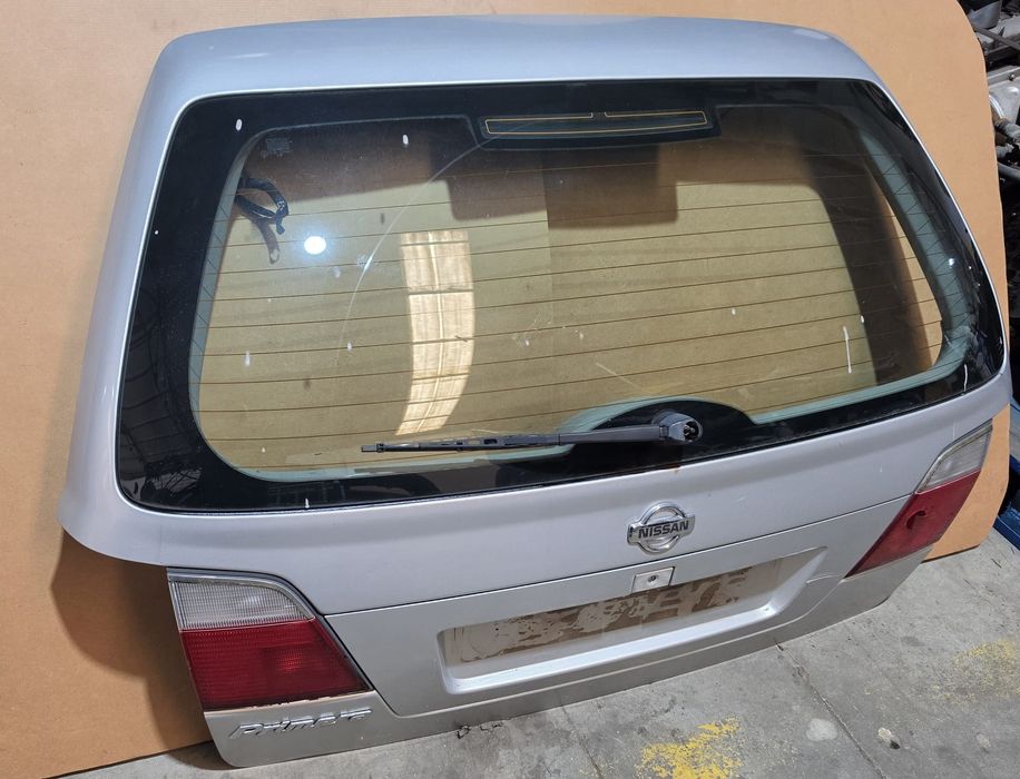 Tampa da Mala Nissan Primera P11