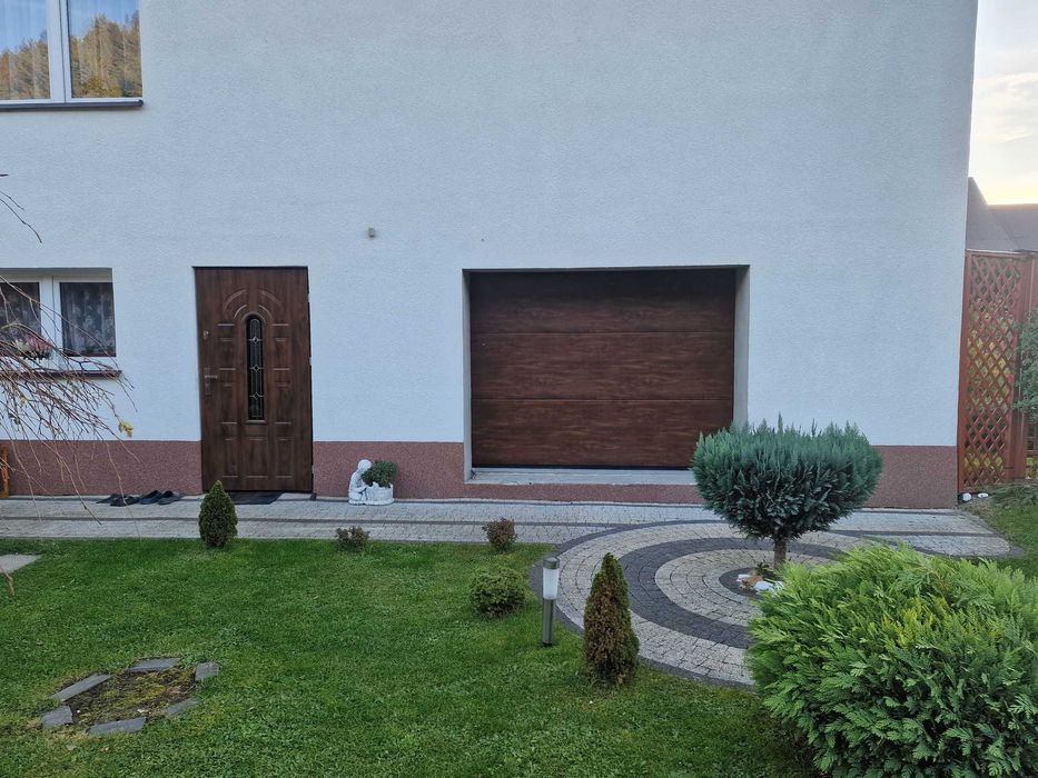 Brama garażowa orzech 3000x2125