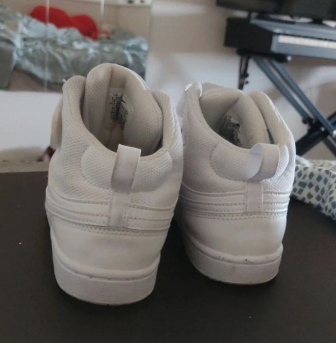 Tênis praticamente novos Nike