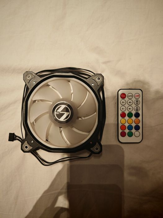 Ventoinha RGB - Lian Li Bora 120