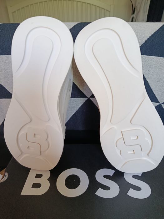 Tênis BOSS novo 37