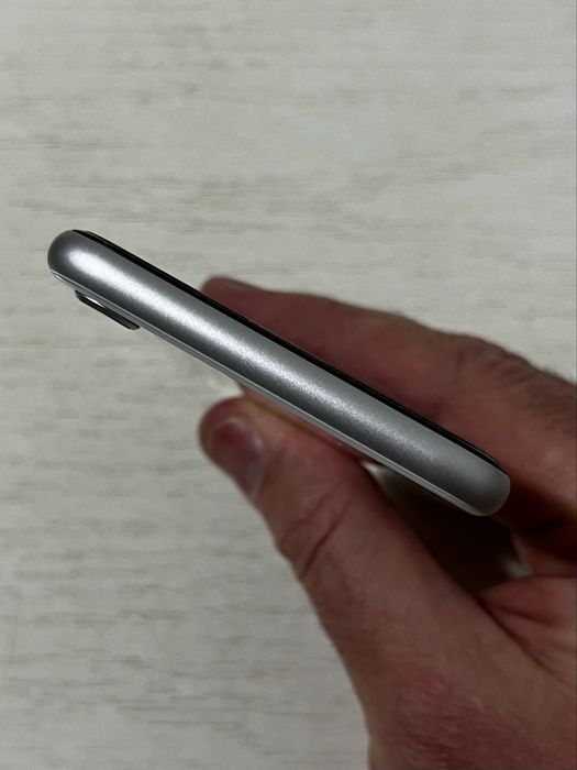 IPhone SE (2 GEN) 64 GB White MX9T2FS/A A2296