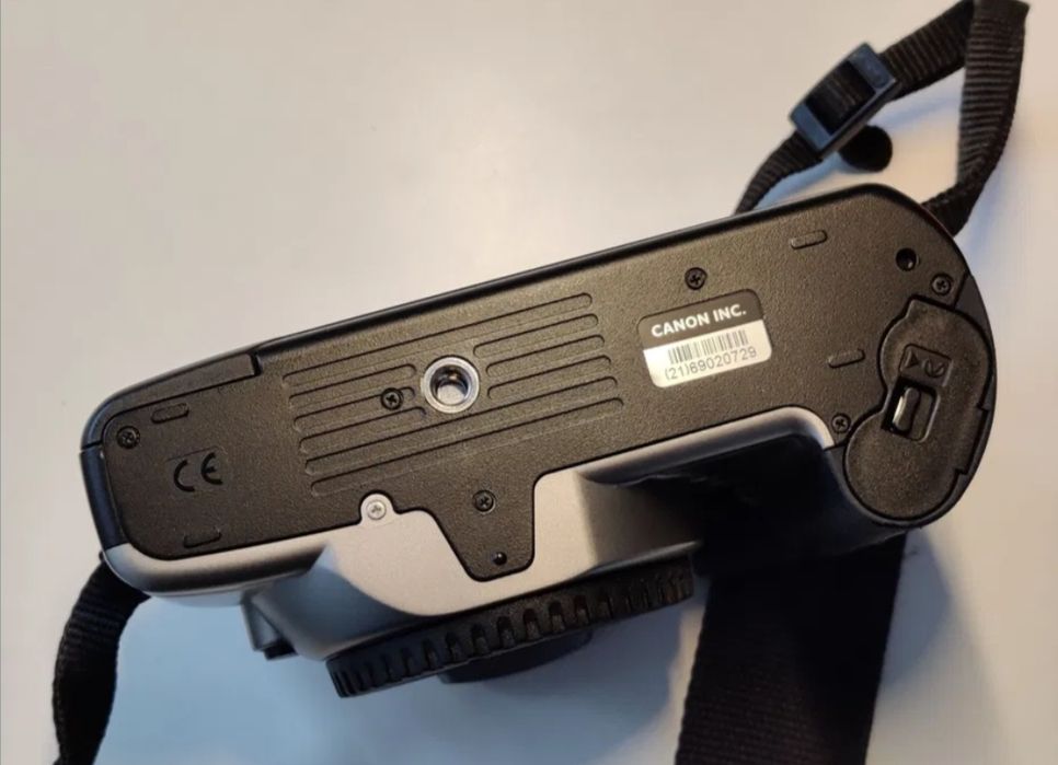 Фотоапарат Canon Eos 3000n