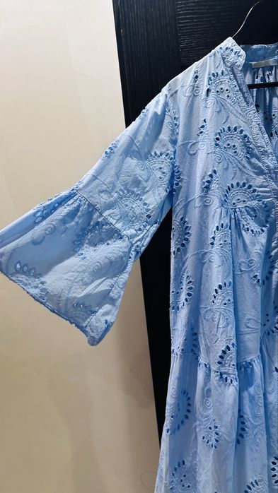 Жіноча сукня з прошви