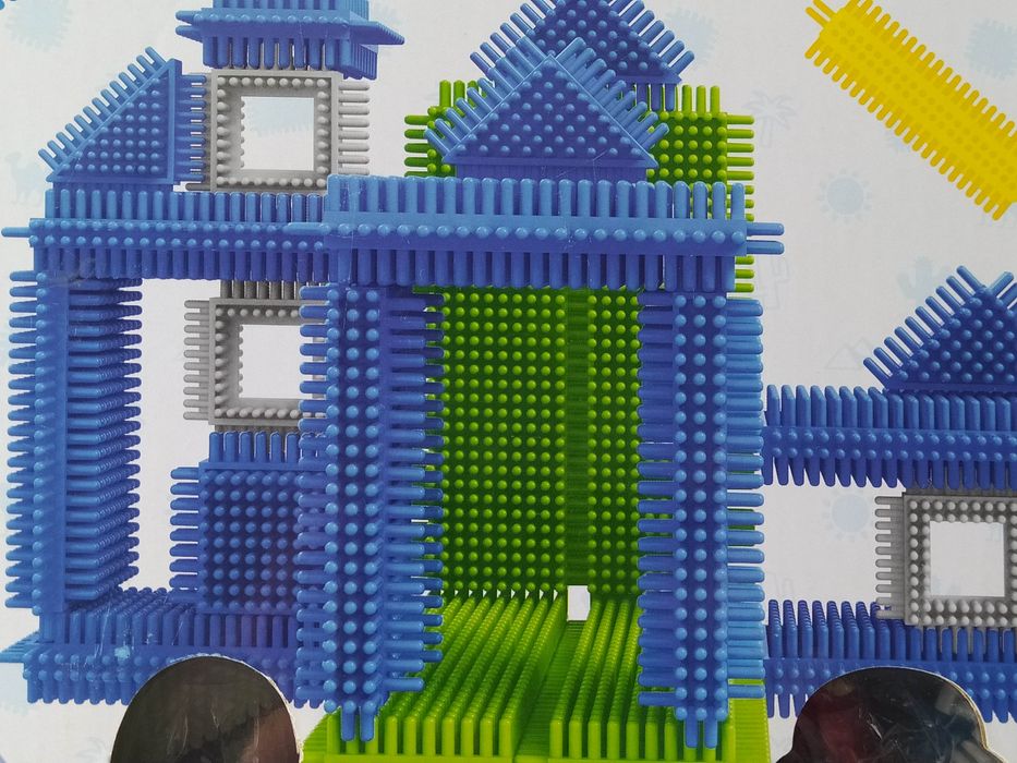 WYSYŁKA 0 zł. Klocki konstrukcyjne kolce, jeżyki stan Idealny,