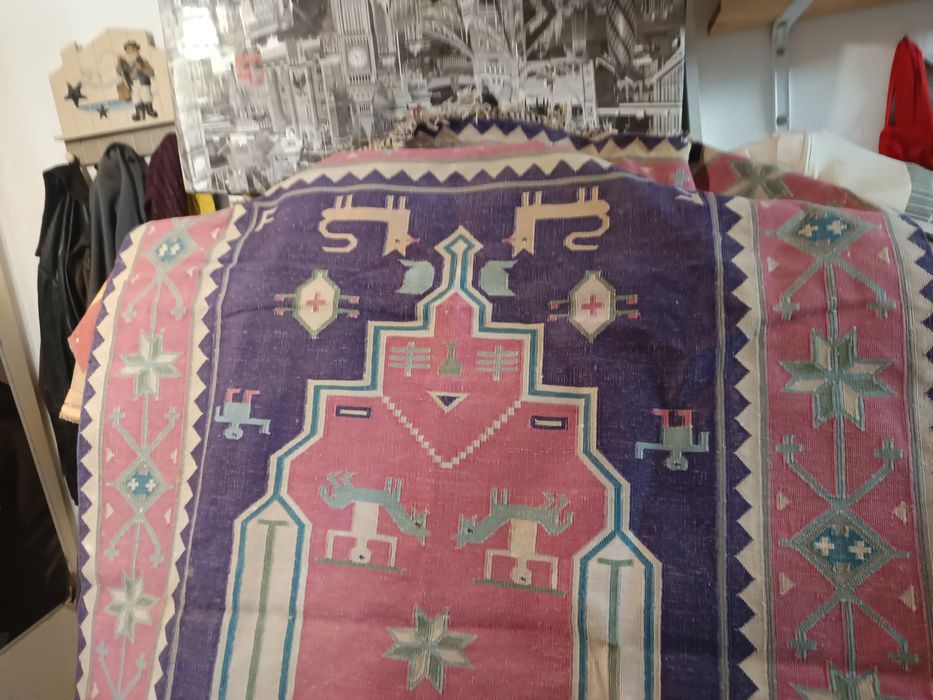 Vendo um tapete de bom estado para a sala