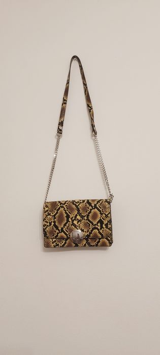 Zgrabna  mała torebka damska marki ZARA