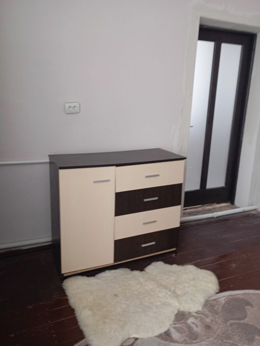Продам комод,потребує правильно виставити шухляди