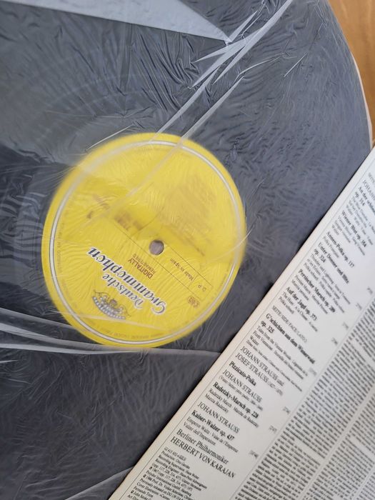 Disco Vinil | “Geschichten aus dem Wienerwald / Radetzky-Marsch u.a.” – Vários | Berliner Philharmoniker