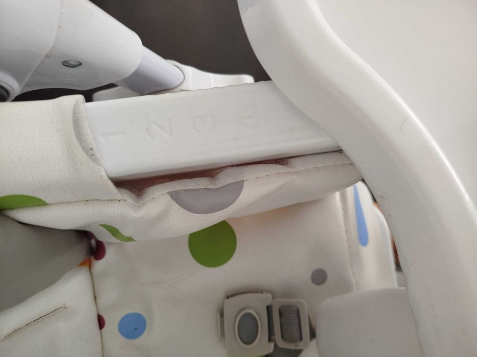 Cadeira de Refeição para Bebé – Confortável e Ajustável