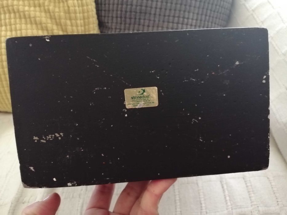 Cabeça de Buda pintada à mão