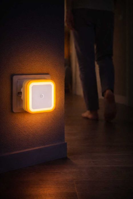 Ночник LED в розетку с датчиком света  220В, автоматический светильник