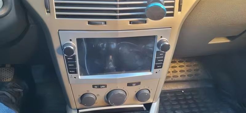 Radio nawigacja OPEL VECTRA Zafira Corsa Tigra  NAVI GPS Android 

SPE