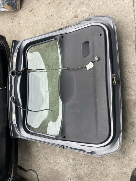 Ляда Кришка багажника Ford Fusion 2002-2012