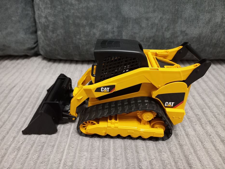Гусеничний міні-навантажувач CAT від Bruder