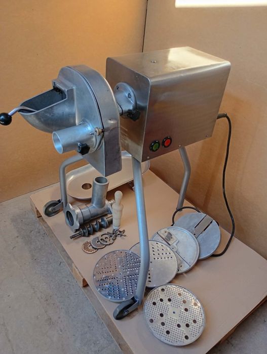 Szatkownica, robot wieloczynnościowy, wilk SPOMASZ NMK 110