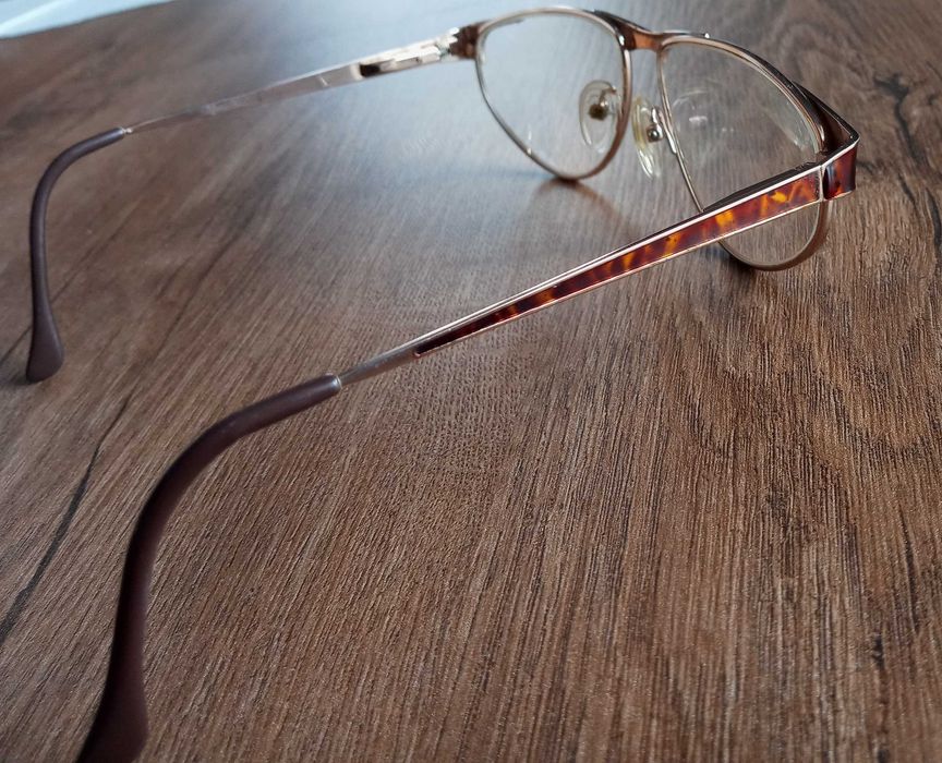 Sprzedam oprawki / okulary korekcyjne z lat 90.