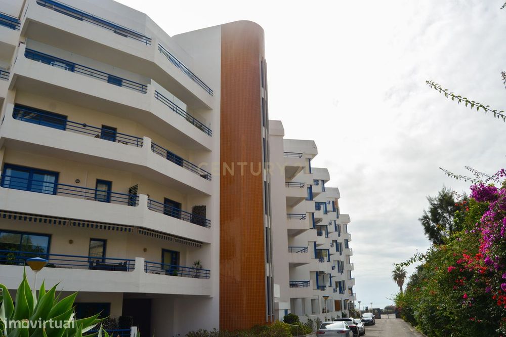 T2 Mobilado com Vista Mar | Guia de Cascais