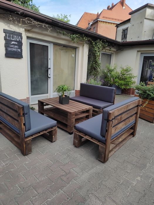 Zestaw ogrodowy na wzór palet