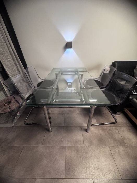 Sprzedam  szklany stół i krzesła