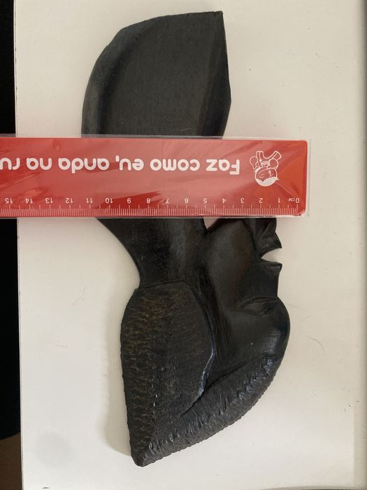 Escultura Africana de Perfil