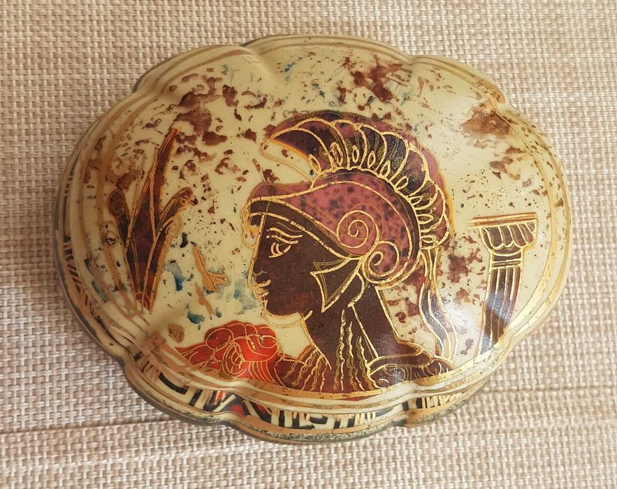 Szkatułka na Biżuterie-porcelana
