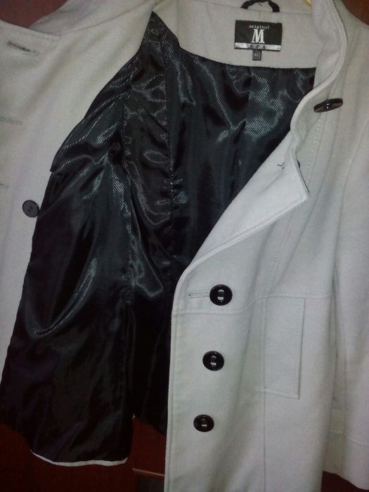 Короткое пальто 46 р.