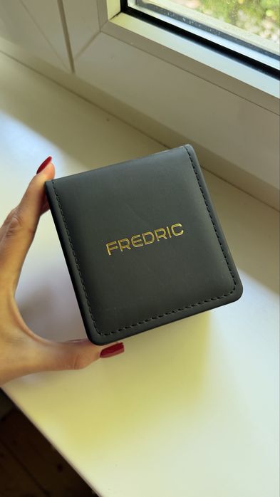Новий годинник FREDERIC Oceanic Worldwide